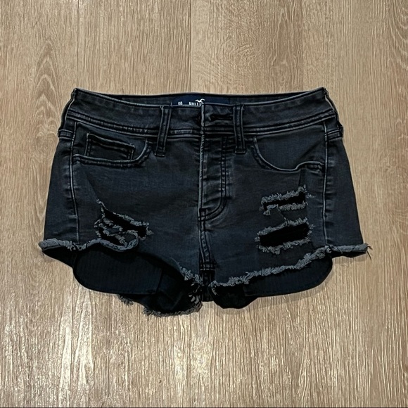 cheeky Hollister shorts - Picture 1 of 3